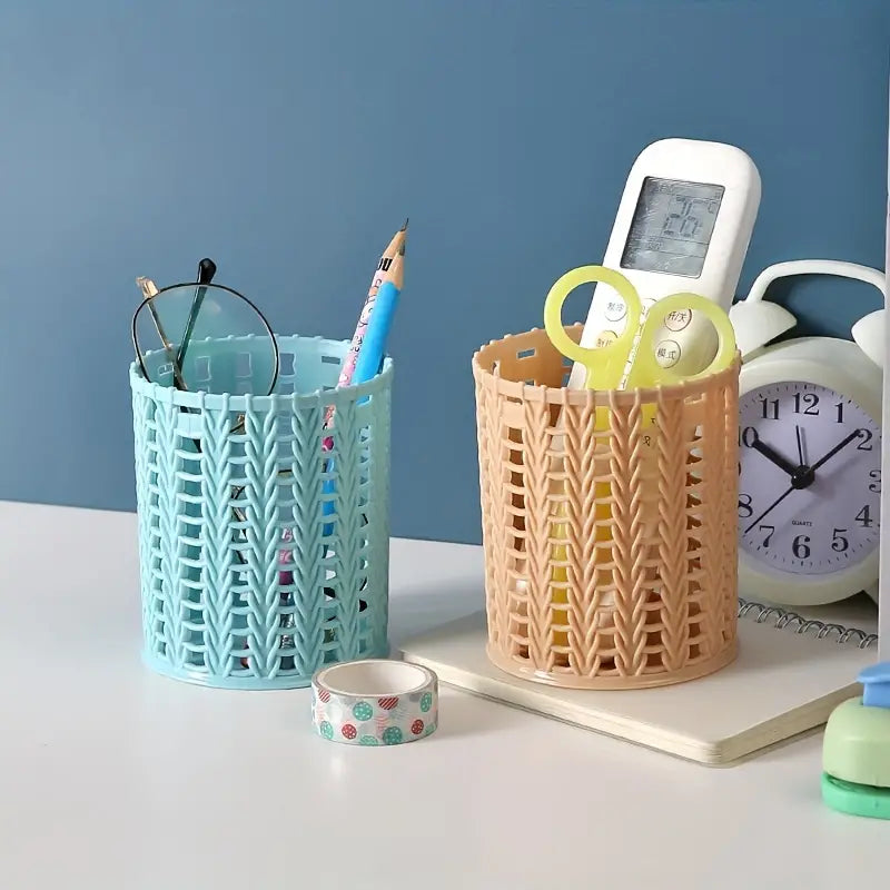 Round Hollow Imitation Rattan Pen Holder for Desk Storage